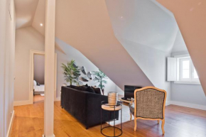 Iconic & Elegant Design 2 bedroom Apt By FS